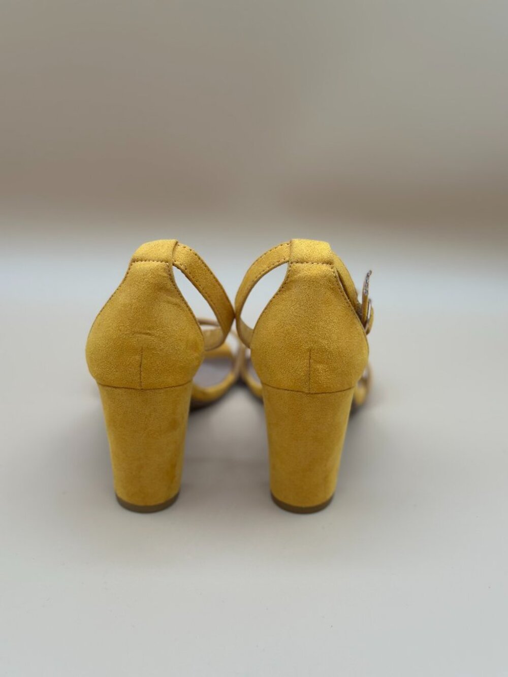 Bamboo Mustard Yellow Block Heel Sandals Ankle Strap Heels Women’s Size 5.5 - Picture 2 of 5